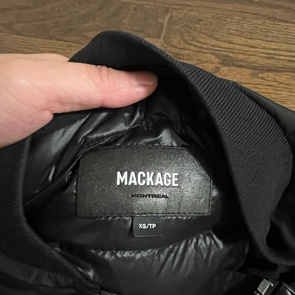 Mackage light weight bomber down fill - Picture 4 of 6